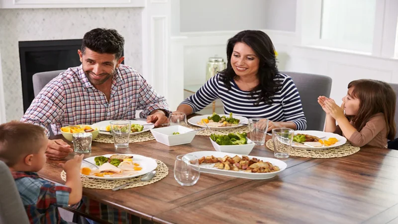 family-dinner-1-1729597480